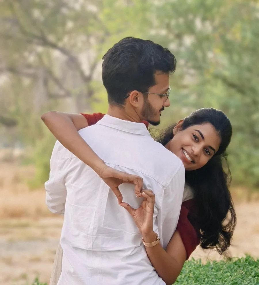 Nivedhitha and Hemanth, wedding album photograph 1 of 7
